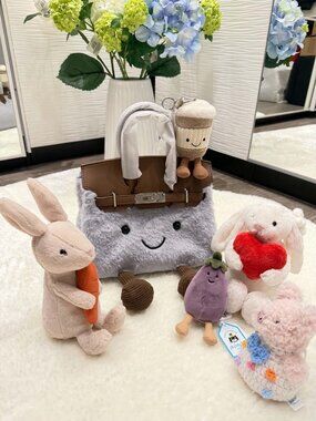 Jellykin Grey Plush Bag – The Cutest “It Bag” You’ll Ever Carry
